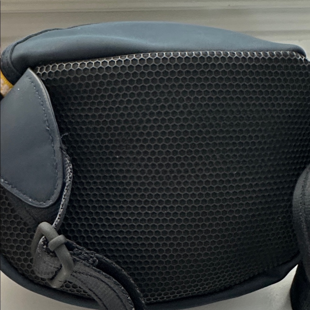 Hunter Brand Dark Blue Belt Bag with Yellow Accent - Picture 8 of 10